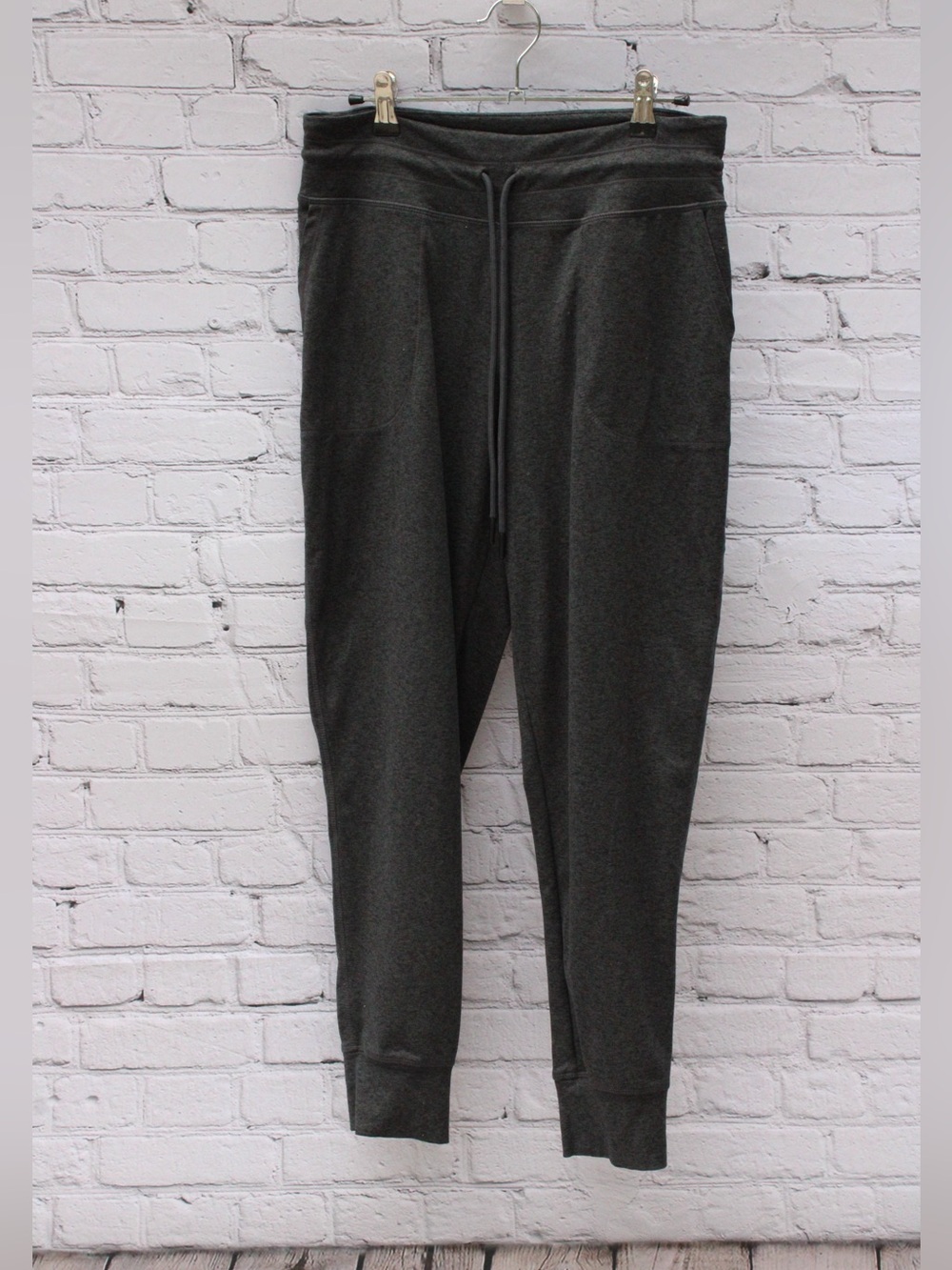 Lolë Charcoal Gray Drawstring Jogger Pants
